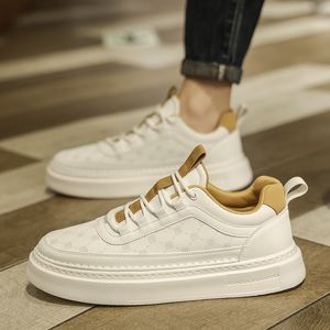 Zapatos de diseñador Zapatos para correr Venta caliente Zapatos blancos pequeños, versátiles y de moda para hombre con suelas de goma gruesas Con moda popular y casua versátil A328