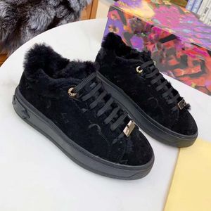 Designer Schoen Time Out Sneaker Lage top Winter Wol Bont Harige time-out Casual Schoenen Dames Rubber Gedrukt Kalfsleer Klassieke Trainers Loop Italië Schoenen 15