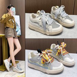 Designer Shoe Trainer Dads Chaussures Sneakers Femmes Instagram Trend Printemps Nouvelle couleur Matching Fashion Board Chaussures Flat Shoes Single Single Sports Runner Chaussures