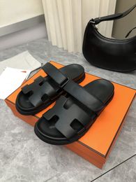 Chaussures de créateurs B22 Sandales pour hommes et femmes en cuir de luxe B30 Pantoufles de plage à la mode Pantoufles pour femmes 35-46 avec boîte