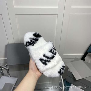 Chaussures de créateurs balencaga Furry Platform Sandal pantoufles de fourrure noire femmes lettres rouges fourrure de vison chaud à la mode tongs à fond épais Furry Slide DE1ZL