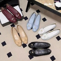Zapatos de diseñador ballet tacones planos C mocas Mujeres casuales cómodos cómodos deslizamiento de verano en la fiesta de viaje zapato de cuero negro 34-40