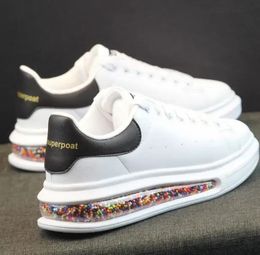 Zapatos de diseñador Zapatos casuales Caminar al aire libre casual Suela gruesa blanca, negra y plateada con cabeza redonda y ventilación inferior multicolor