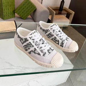 Designer schoenen Casual schoenen vrouwen 1977 Hoge brief hoogwaardige sneakers beige ebbenhouten canvas in elkaar grijpende g borduursel tennis luxe stof versieringen laarzen 35-41 5.8 03