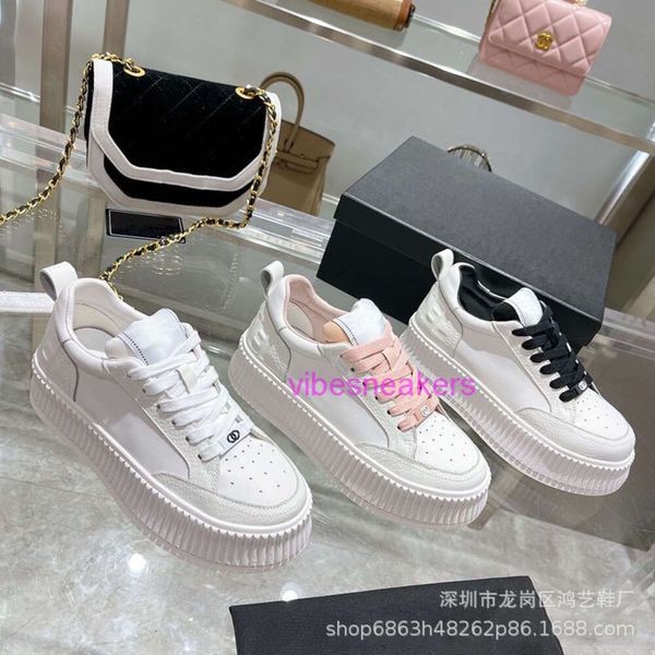 Chaussures de designer Channel Femme Sneakers 2023 Chaussures à biscuits en cuir Pulvacieuse Matsuke épaisse panda Panda Little White Chaussures