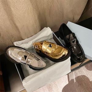 Designer schoenen chocolade glanzend leer loafers mannen geklede schoenen geborsteld leer casual schoenen monoliet platform sneakers goud zilver trainers