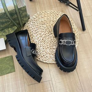 chaussures de créateurs Chaussures habillées Mocassins pour femmes 100% Chaussures en cuir véritable Chaussures pour femmes Taille 34-46 Femmes Imprimé Métal Bout rond Mocassins Mules Luxe Horsebit Designer 35-40