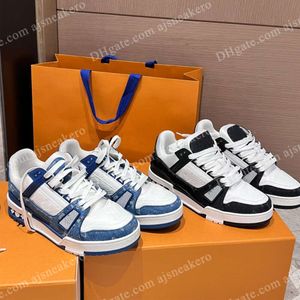 Chaussures de créateurs Embossed Louisely Trainer Sneaker Blanc Noir Ciel Bleu Abloh Vert Denim Rose Rouge Luxurys Virgil Hommes Baskets Casual Viutonly Vittonly Baskets