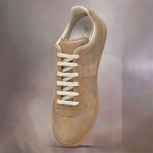 Chaussures de créateurs Men de mode, les chaussures décontractées aiment la Maison MM6 Calfskin en cuir en cuir daim