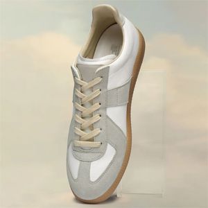 Chaussures de créateurs Men de mode, les chaussures décontractées aiment la Maison MM6 Calfskin en cuir en cuir en cuir de daim margiela baskets d'entraîner Taille 35-46 M1