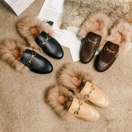 Zapatos de diseñador Zapatillas Fury para mujer que usan otoño invierno Zapatos Mueller lana plana zapatillas integradas medias zapatos zapatos de piel Zapatilla peluda UA9Nl