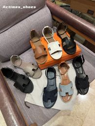 Zapatos de diseño tacones sandalias para mujeres toboganes famosos sandale zapatillas de zapatillas planas chanclas de fondo sandalia de playa casual de cuero real sandalias de lujo de calidad 35-42