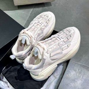 2024 New Skeleton Sneaker Designer Ami Casual Chaussures Piste Plate-forme de luxe Tennis Outdoor Hommes Femmes Low Rock Bone Mousse Runner Run Chaussure Plat Basketball Sports Entraîneurs