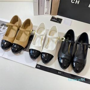 Designer schoenen lage hak kleine leerschoenen Paris Paris Comfort Leather Quilted Leather Ballet Round Toe dames