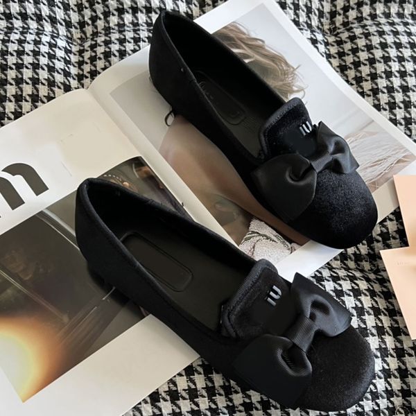 Chaussures de créateur de luxe noir Ballet Bowknot chaussures plates femmes printemps matelassé en cuir véritable femmes chaussures de danse en velours bout rond dames chaussures habillées