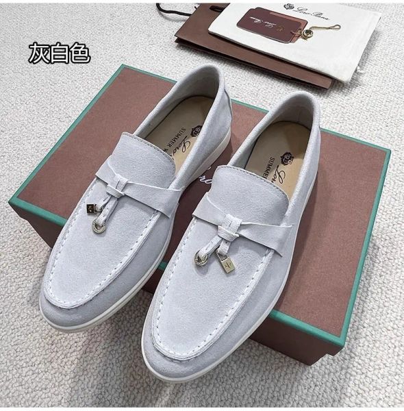 Chaussures de designer Man décontracté gris noir blanc Slip-On Super doux modes de mouton pour femmes Soft Soft Style British Suede Toe Toe Couple pour hommes Athleisure