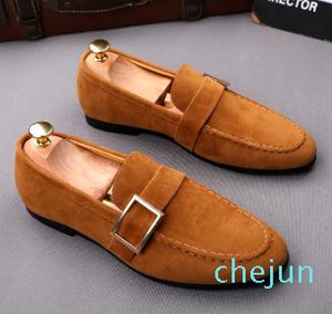 Zapatos de diseñador para hombre, zapatos informales de cuero sin cordones, mocasín rojo para adultos, antideslizantes suaves