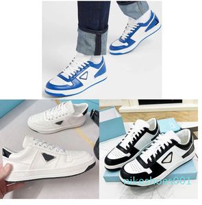 Zapatos de diseñador Hombres Mujeres Pareja Correr tacones planos cabeza unisex Zapato Clásico hebilla triangular Cuero de alta calidad Pequeño blanco