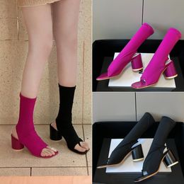 Zapatos de diseño MM6 Peep Toe Socks elásticos y botas de cuero Cilíndrico de mujeres de cuero grues