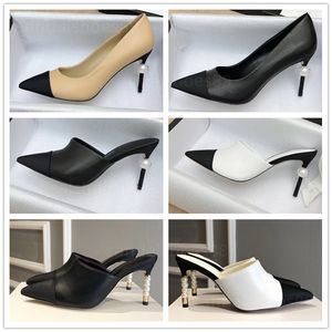 Designer schoenen muilezels hakken pompen voor vrouwen designer slingback pomp parel hakken echte lederen pet teen zwart witte beige trouwfeest formele kleding schoen