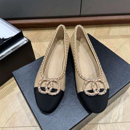 Zapatos de diseñador Paris Brand Black Ballet Flats Shoes Women Spring acolchado de cuero genuino Slip en bailarina Luxury Redonde Toe Damas Dames Tamaño 35-42