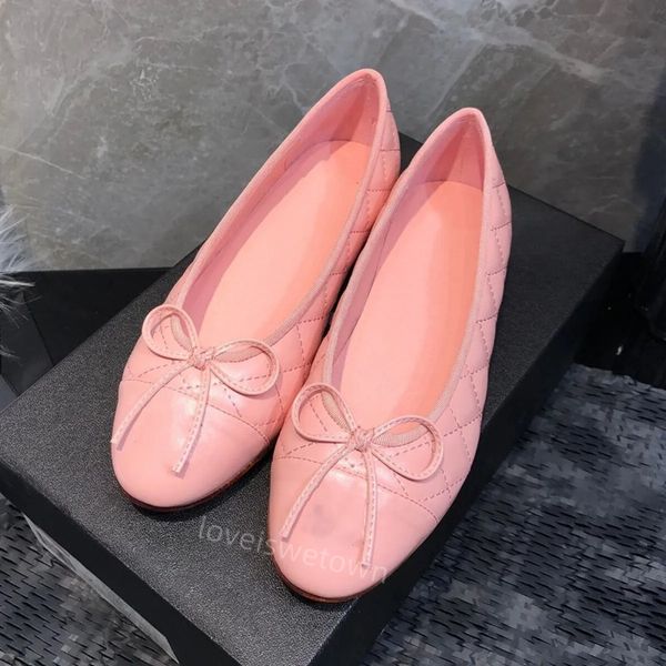 Chaussures de créateurs Paris Marque pour femmes Mocassins Robe Chaussure Ing Ballerines Falts Tissu en peau d'agneau Ballet Plat Sandale Diapositives d'été Slide Mocassins