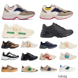 Designer schoenen Rhython schoenen vrijetijdsschoenen heren dames sneaker dikke zolen heren dames cartoon letters dikke soleg familie beige kameel buiten 24