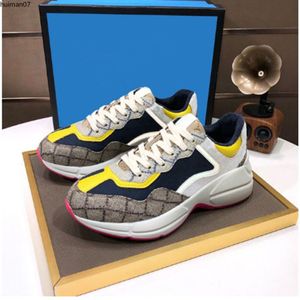 Chaussures de marque Rhyton Sneakers Beige Hommes Baskets Vintage Luxury Chaussures Dames Designers de chaussures Sneakersize 35-45 mka7jkkl000002