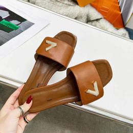 Chaussures de créateurs pantoufles pour femmes Plage d'été en cuir véritable Mode sandales talons tailles 10
