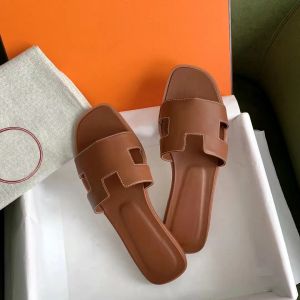 Chaussures de créateurs pantoufles sandale hommes femmes classique noir blanc marron cadeau chaussures habillées talon plat bureau carrière été sliders avec boîte