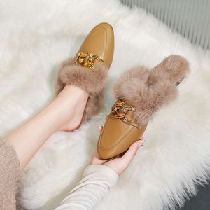 Zapatos de diseñador de cuero suave pie de conejo pedaleo medio remolque zapatos de mujer zapatos de felpa de lujo invierno cabeza de felpa piel integrada zapatilla peluda EJOVl