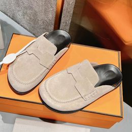 Zapatos diseñadores zapatillas de gamuza deslizizas rasguños planos diseñadores de lujo de mujer causales calzado de fábrica con caja