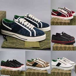 Chaussures de créateurs Tennis 1977 Chaussures décontractées Designers Chaussures pour hommes Italie Vert et rouge Web Stripe Semelle en caoutchouc Stretch Coton Low Top Hommes Baskets 40-46 Chaussures de plein air 215