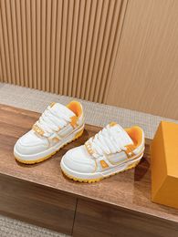 Chaussures de créateurs Trainers Hobe Casual Mens Plateforme pour femmes Low Black Blanc Bébé bleu marine Orange Tour orange jaune Tennis brun rose 0508