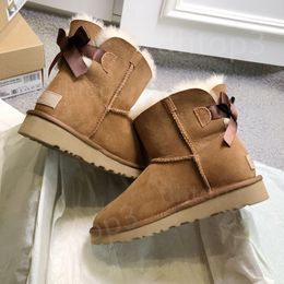 Chaussures de créateurs bottes uggskids bottes de créateurs bottes uggsly mini bottes plate-forme bottes pour enfants pantoufles de fourrure bottes australiennes en peau de mouton chaussures pour enfants classiques bottes d'hiver