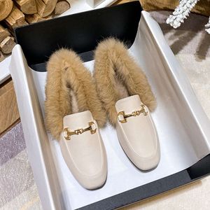 Chaussures de créateurs Chaussures plates en fourrure de lapin d'hiver pour femmes, pantoufles en coton chaud et épais, bottes de neige épaisses en peluche, pantoufles en fourrure GVTZl
