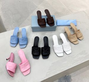 Chaussures de créateurs Femmes Sandale Flip Flop Plabières à fond plat