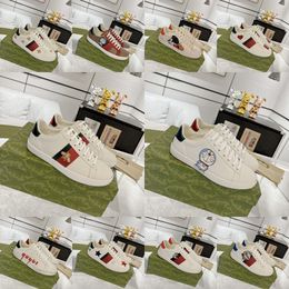 Zapatos de diseñador Zapatillas de deporte Casual Lujo Sucio Pequeños zapatos blancos Hombres Mujeres Moda de cuero Corredor clásico Pisos de lona Cueros vintage Zapato con cordones unisex Tamaño 35-45