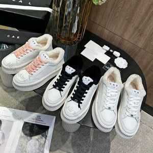 Designer schoenen Dames Casual schoenen Sneakers Channel Winterschoen Chamrois Lederen platform Sneakers Wol Veter Anti-slip Schoenen Buiten Sportschoenen 36-40