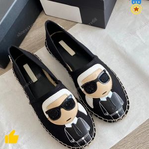 Chaussures de créateurs Espadrilles pour femmes Chaussures habillées de pêcheur Kar brodent des pantoufles en tissu de luxe Mode toile plate mans chaussures mocassins noirs