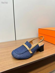 Zapatos de diseñador Sandalias para mujer Zapatilla de mujer de alta calidad Diseñador Sandalias de dama Diapositiva de verano Zapatos casuales Zapatillas de cuero Alfabeto Zapatos de vestir con talón descubierto de lujo