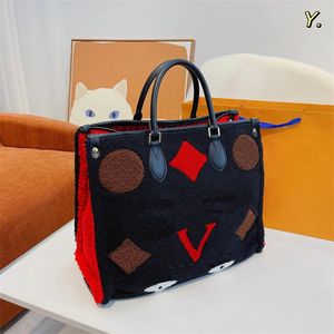 Sac à provisions Designer Fourre-tout d'hiver en peluche Luxe Lady Tempérament Sac à bandoulière de grande capacité Classique Star Lettre Modèle Femmes