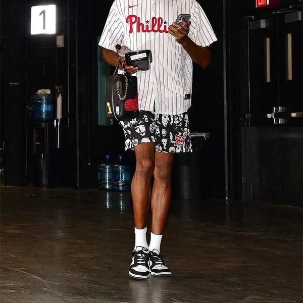 Designer Short Fashion Vêtements décontractés American Movie Mask Shorts décontractés Summer Basketball Training Large Loose Knee Length Quarter Pants