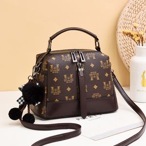 Designer Schoudertas Middelbare leeftijd Vrouwelijke Tassen Eenvoudige Trend Messenger Portemonnee Modieuze Atmosfeer Draagbare Moeder Pocket Crossbody Handtas