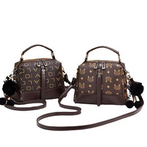 Designer Schoudertas Middelbare leeftijd Vrouwelijke Tassen Eenvoudige Trend Vrouwen Messenger Portemonnee Modieuze Atmosfeer Draagbare Moeder Pocket Crossbody Handtas