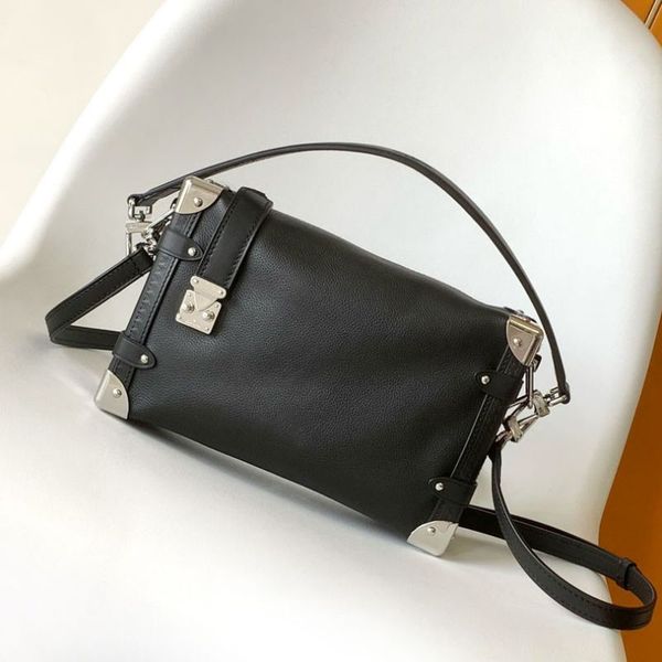 Bolso de hombro de diseñador Bacero de lujo MM Mujer Crossbody Fashion Bag Bag Bag Boletón de maquillaje de lujo Mango de metal de lujo Correa M23817 M25160
