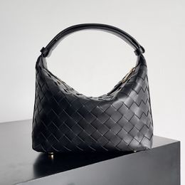 Designer Shoulder Bags Mini Handbag Luxurious Soft and Delicate Pebble Calf Leather Bucket Bag Emphasizes Circular Contours