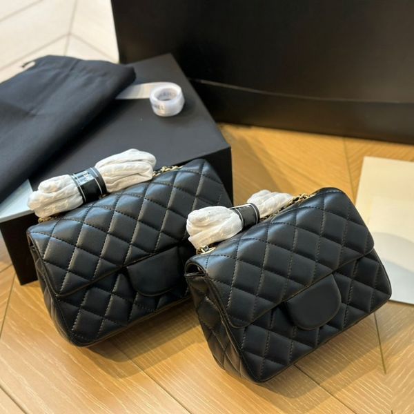 Bolsos de hombro de diseñador Mujeres Mini bolso cruzado de cadena clásico con pequeña bola de oro Marca de lujo Piel de oveja Totes de moda Lady Wallet Monederos Bolso