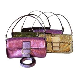 Fendi Bolso de la masa de hombro de diseñador para mujeres lilas lila y bolsas cruzadas de cuero