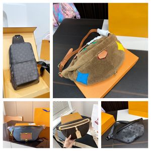 Sac à bandoulière design hiver Teddy Avenue Sac de taille Sacs de poitrine Bandoulière Laine d'agneau Véritable Fourrure douce Bumbag Sac de ceinture d'épaule Fanny Pack Sac à dos 23WF Men Purse